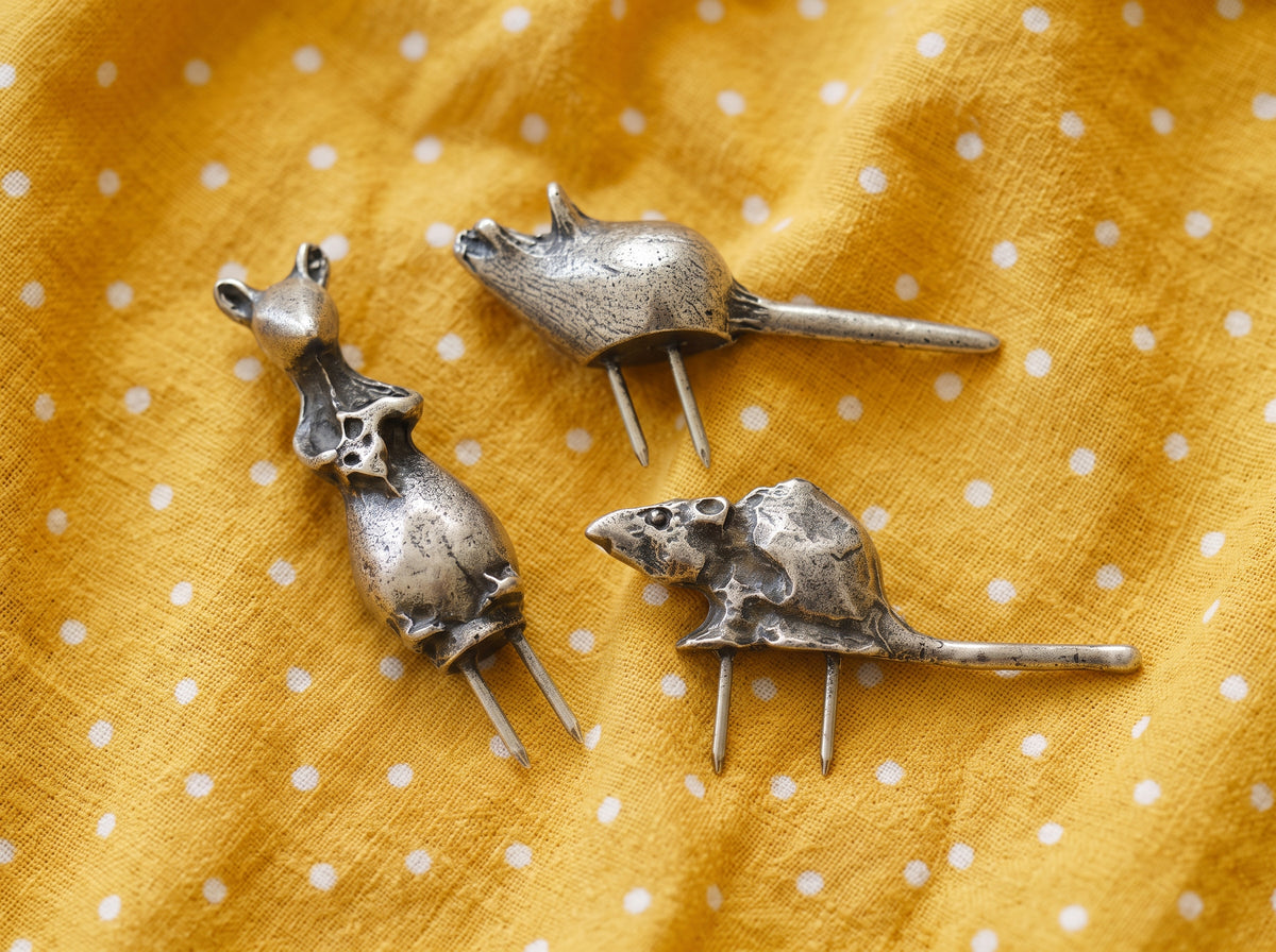 Metal Cheese Food Pin FIFO Mouse